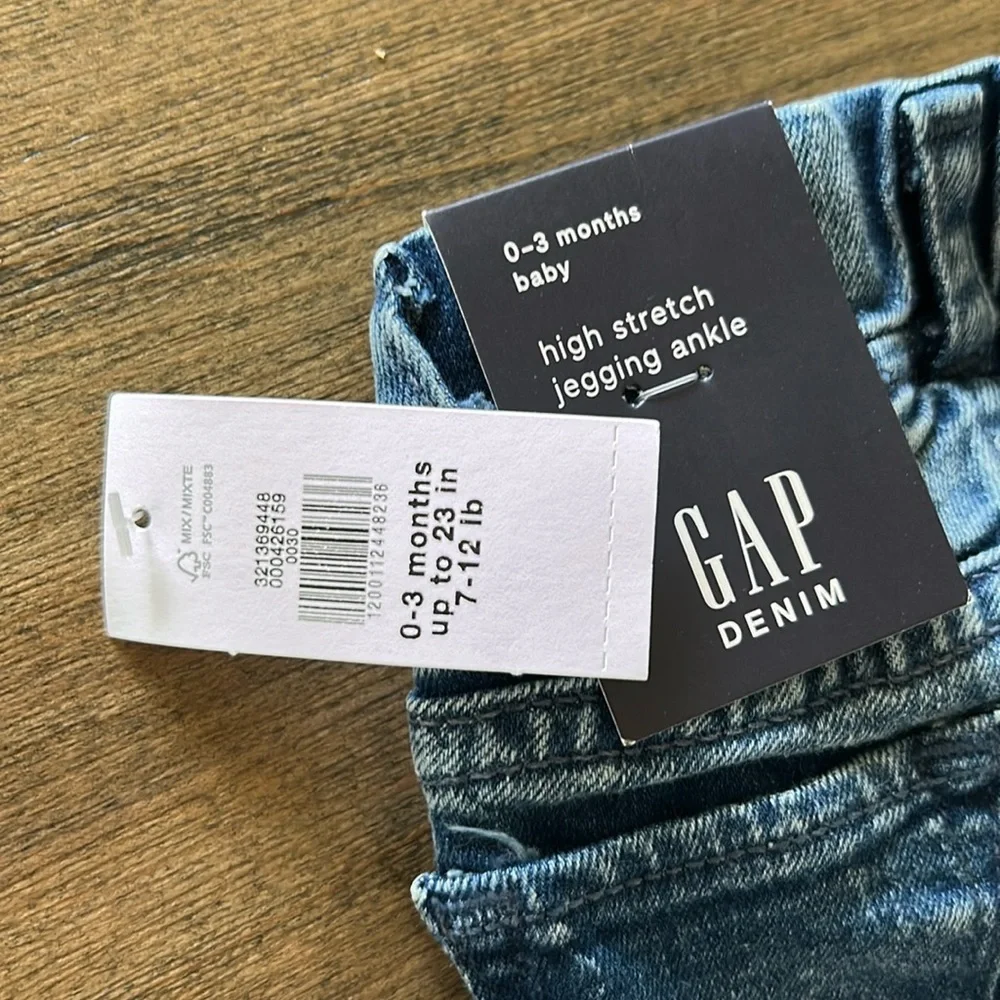 Baby gap 0-3 months NWT